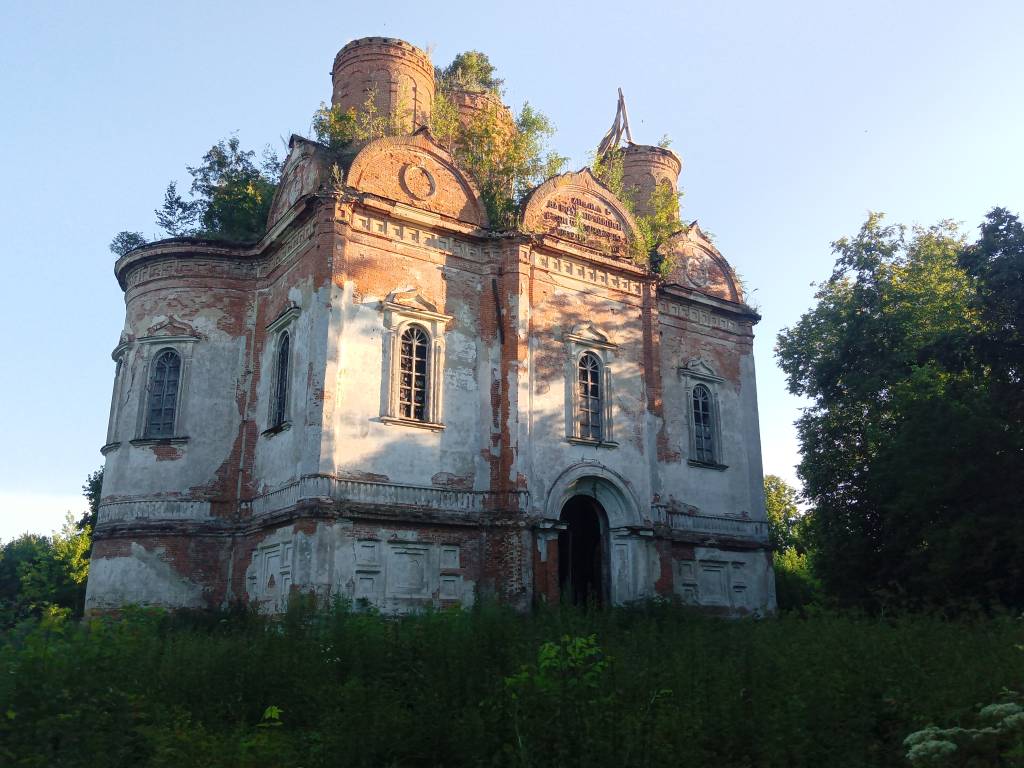 Храм в Самотевичах.jpg