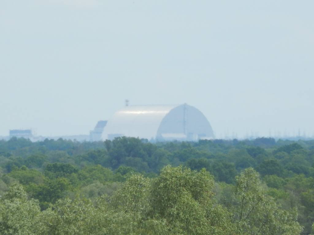 Вид на ЧАЭС из Беларуси.JPG
