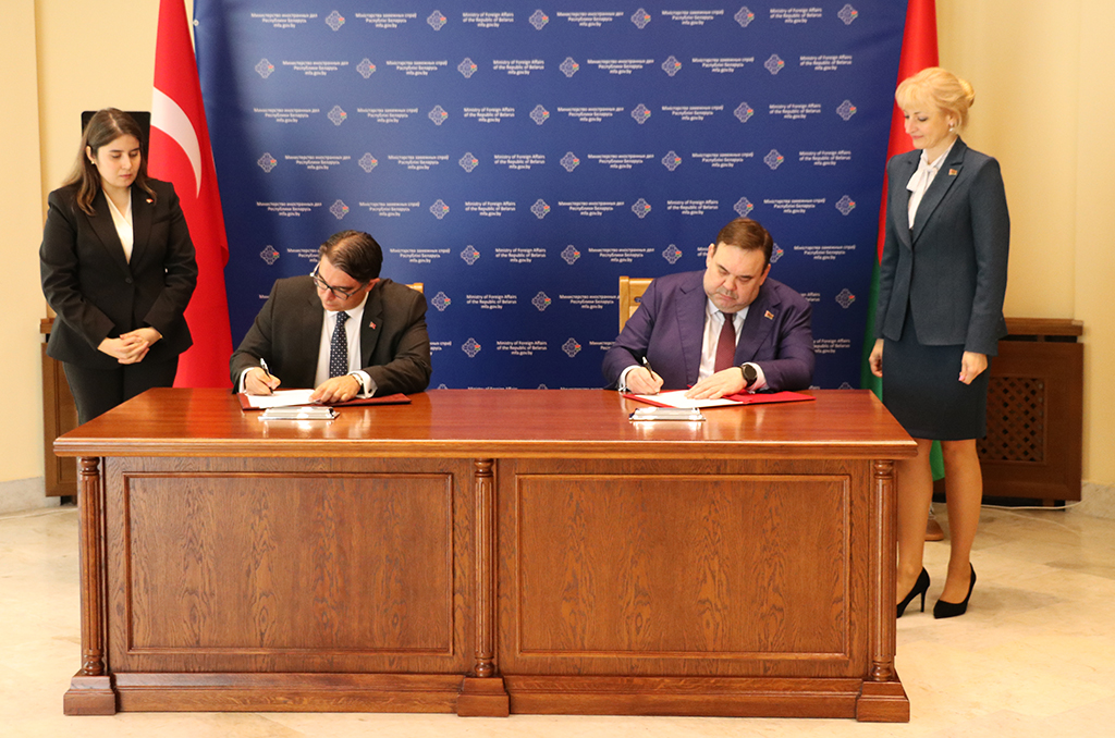 25.07.21_shestakov_turkiye_signing_1.jpg