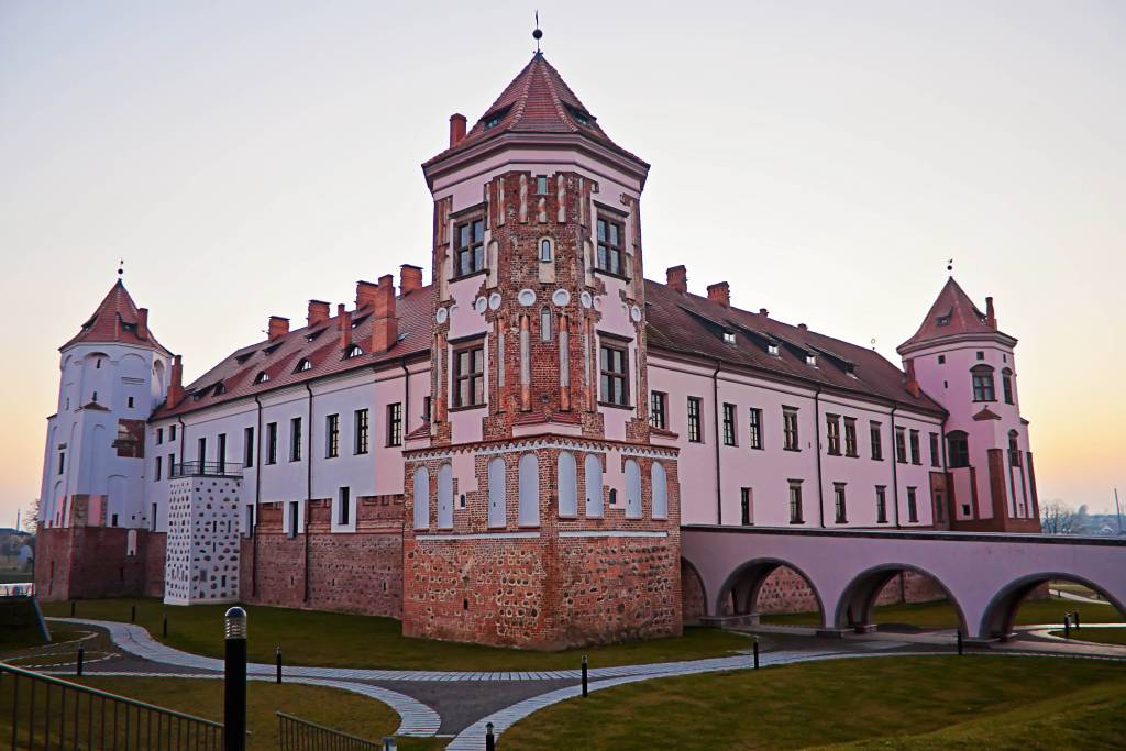 mir-castle04.jpg